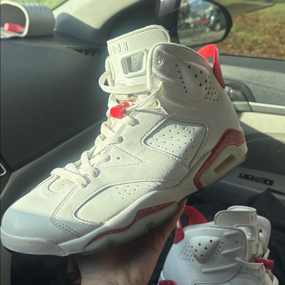 Nike Air Jordan 6 Retro Men's Size 9.5 Shoes 'Red Oreo' Sneakers